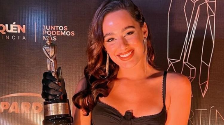 Contratar a Flor Jazmin (3)