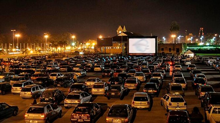 contratar pantalla para autocine