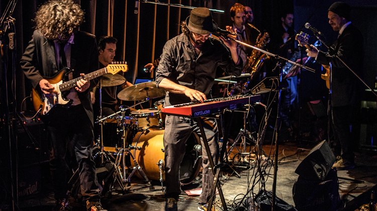 contratar a octafonic
