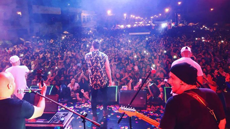 Contratar a Joey Montana