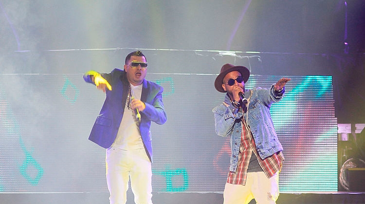 Contratar a Jowell y Randy