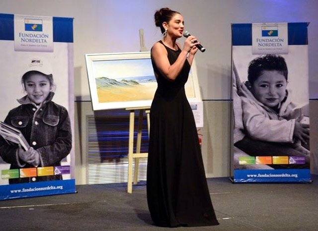 Veronica Varano en la cena solidaria Fundación Nordelta 2014