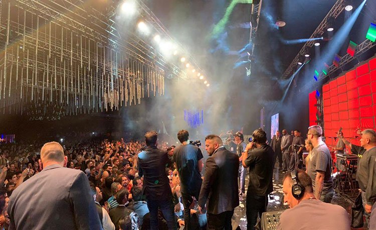 Contratar a Damas Gratis