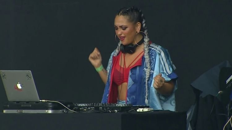 contratar a dj mami
