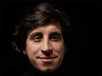 Contratar a Juan Alari