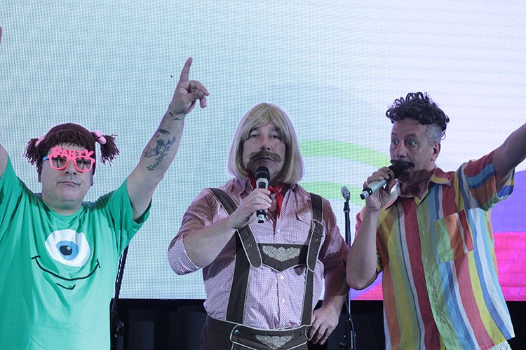 Contratar Humoristas - Yayo, Pichu, Los Rebos, Pachu Peña, Peligro Sin Codificar