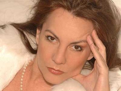 Contratar a Monica Gonzaga