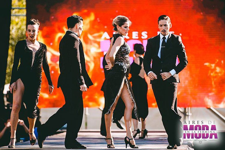 Contratar artistas, modelos, shows, bailarines y conductores para eventos de moda