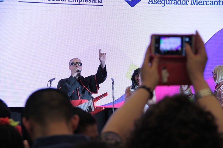 Contratar Humoristas - Yayo, Pichu, Los Rebos, Pachu Peña, Peligro Sin Codificar