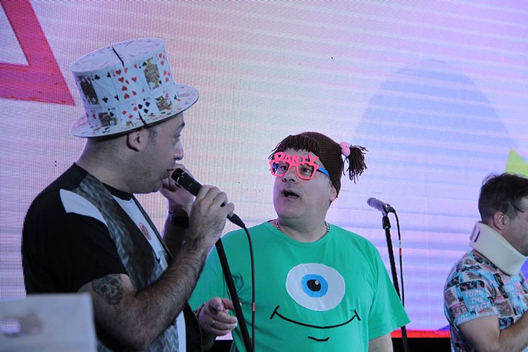 Contratar Humoristas - Yayo, Pichu, Los Rebos, Pachu Peña, Peligro Sin Codificar