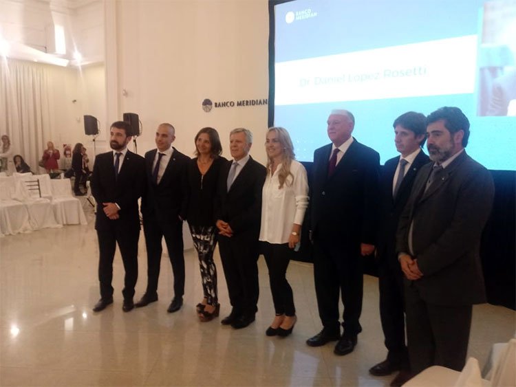 Contratar al Dr. Daniel López Rosetti
