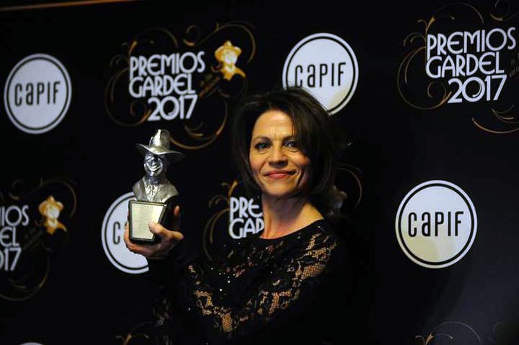 Contratar a Marcela Morelo