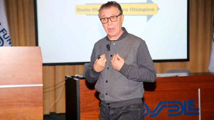 contratar a ruben magnano