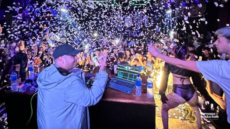 Gusty DJ, fiesta de egresados en Campana