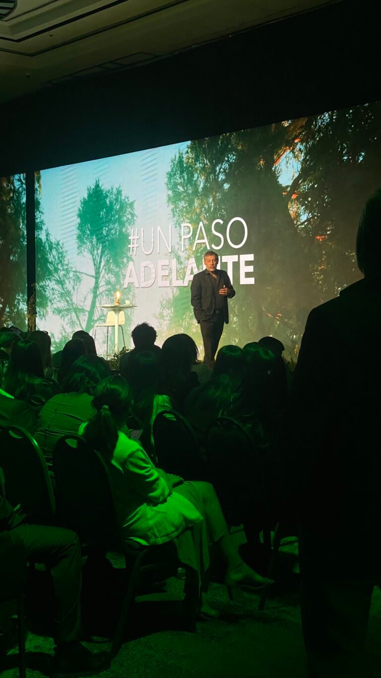 Gabriel Cartañá en el lanzamiento de Sanofi