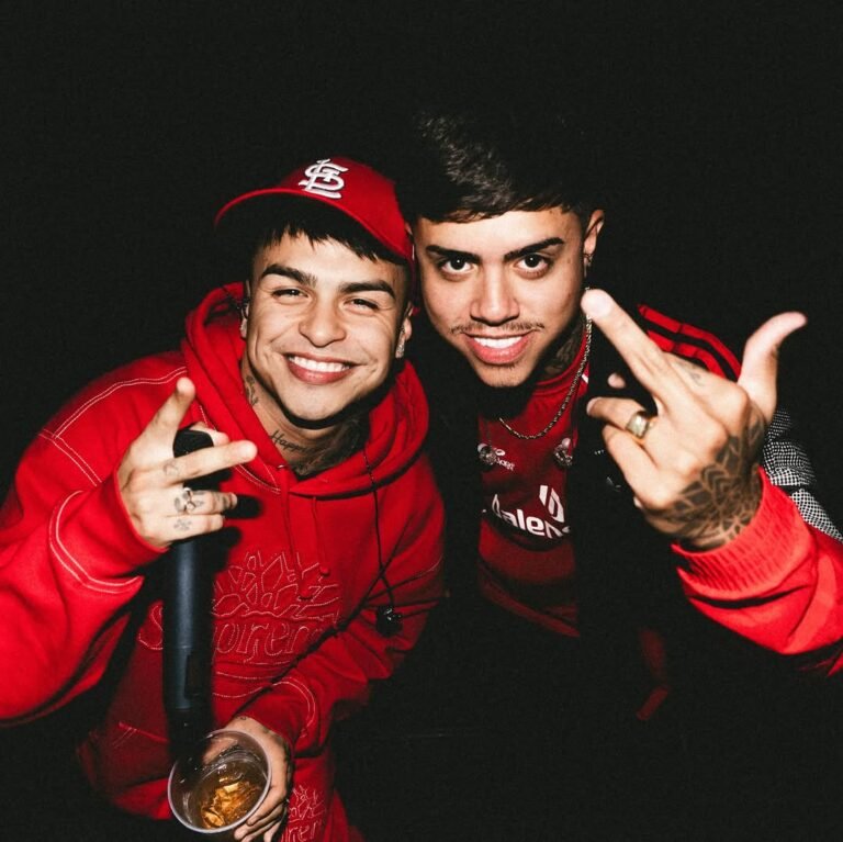 La T y la M