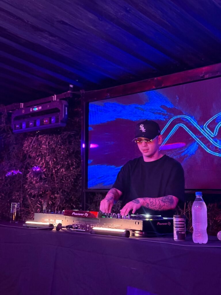 Una noche explosiva en África con la energía de Alan Gomez