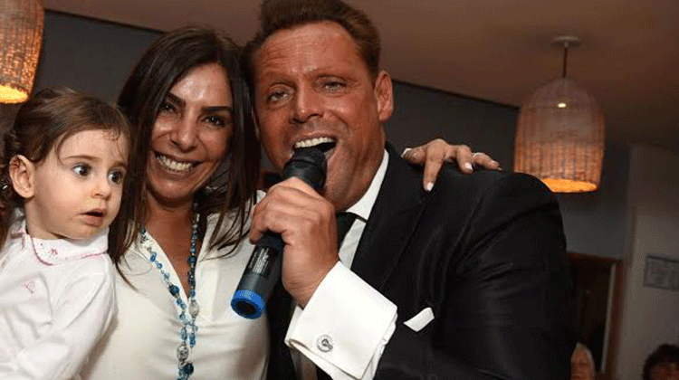Andres Rey, imitador de Luis Miguel en La Panera Rosa