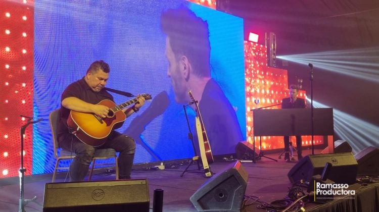 Axel y Rombai en evento social en Chapadmalal