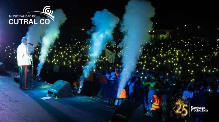 90° Aniversario de Cutral Co con Callejero Fino
