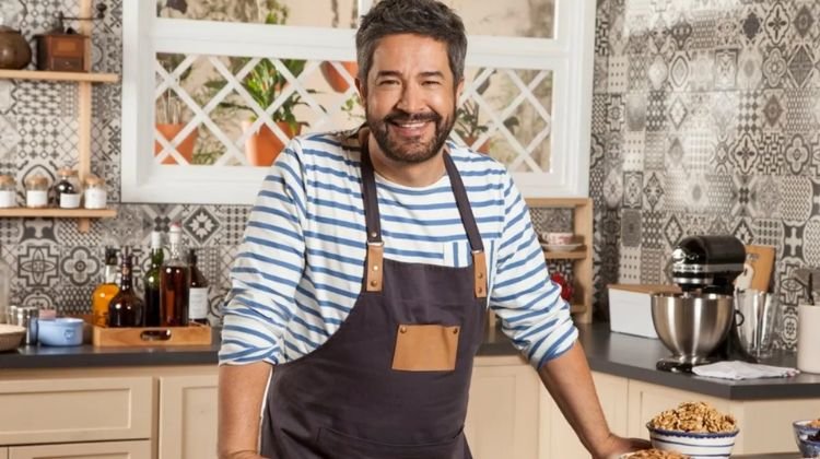 contratar a mauricio asta