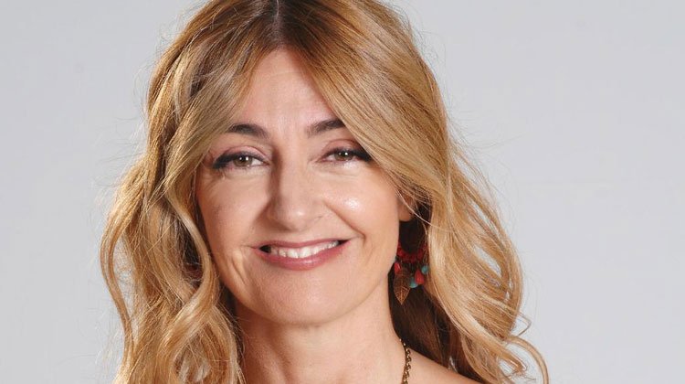 Contrataciones Carola Reyna