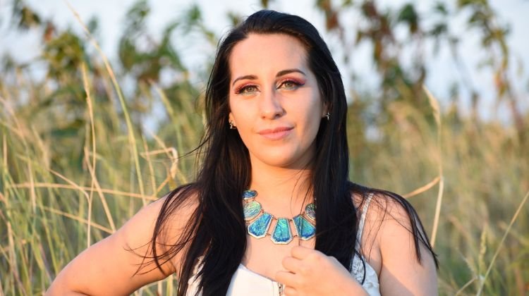 contratar a tania torres