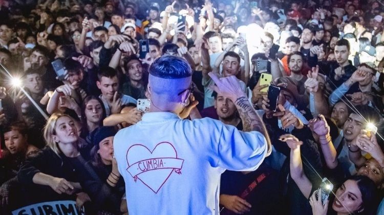 contratar a rei
