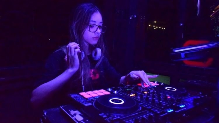 DJ Sol en El Golfito Bar