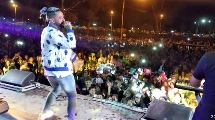 Seven Kayne, Meme Bouquet y Roman el Original Fiesta de la primavera, Chaco