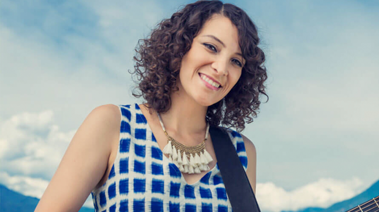 Gaby Moreno contrataciones