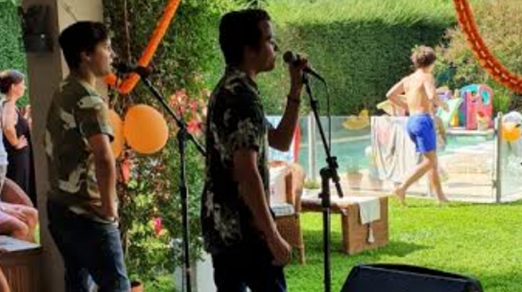 Joel y Brian en Cumpleaños, Canning