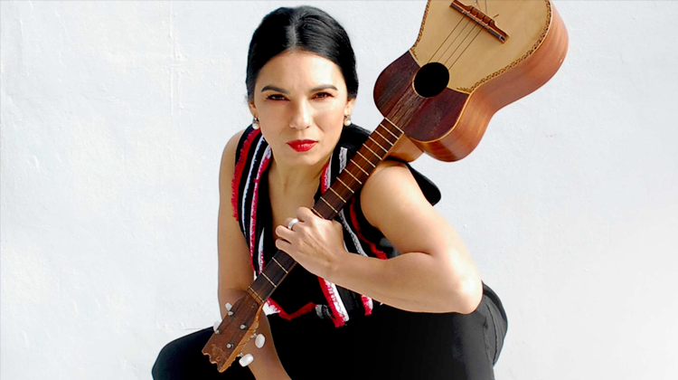 contratar a la charo bogarin