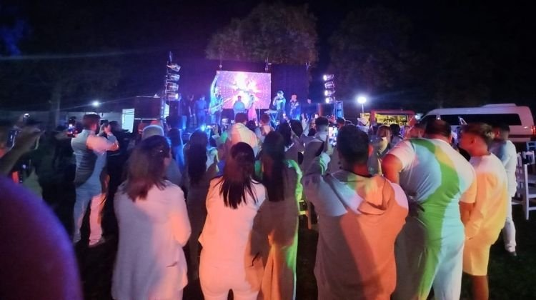 Marama y Yayo en evento privado Campana