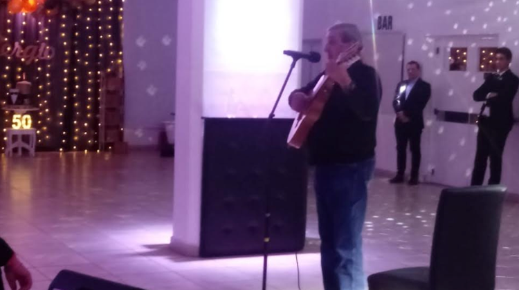 Negro Álvarez en cumpleaños de Sergio
