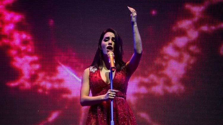contratar a lali