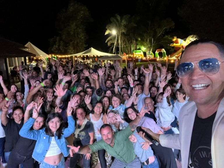 Edgar Volcán en la fiesta de COSUFI