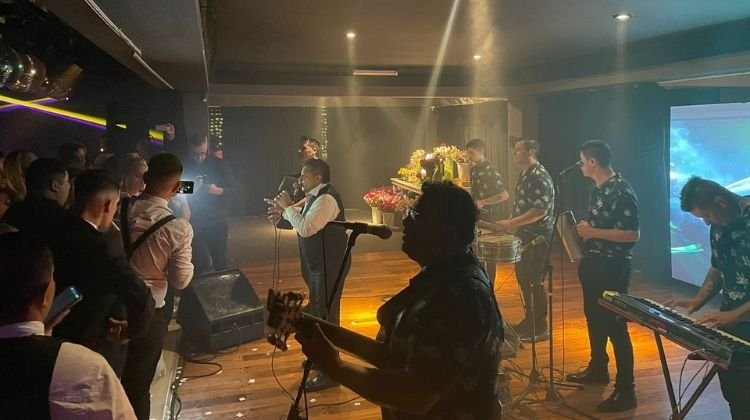 Mario Luis en Salón Janos